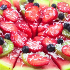 Reteta asta e raiul pe pamant: Pizza cu blat de pepene rosu si multe fructe