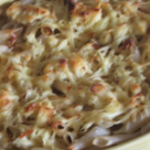 Macaroane cu branza, smantana si cascaval, la cuptor