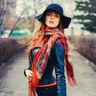 Stropi de energie:  7 eșarfe colorate pentru un look desăvârșit 