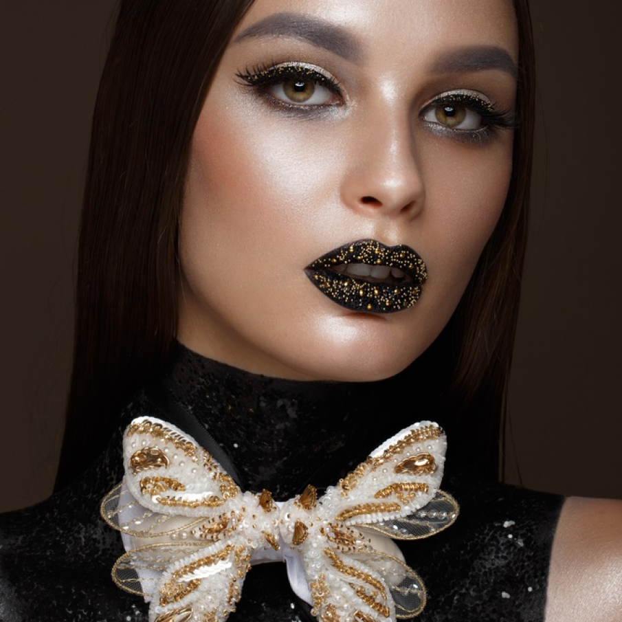 Buze statement cu efect grunge 