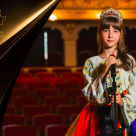 La 10 ani, o tânără din Focșani a devenit campioană mondială la canto în America