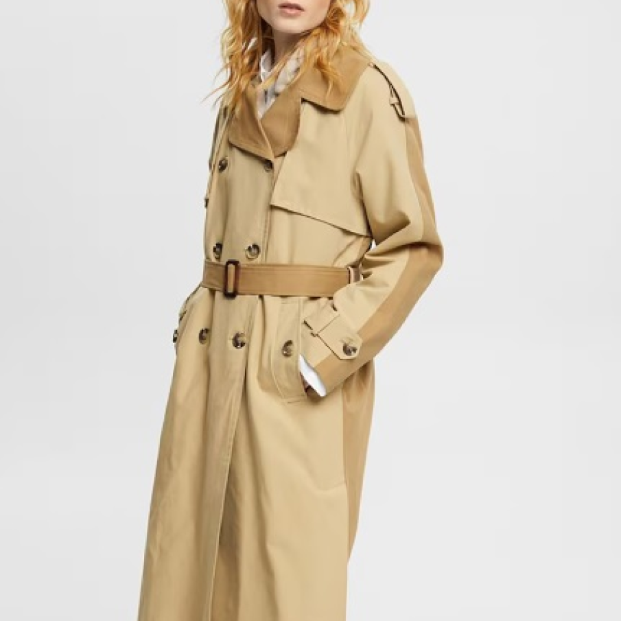 Trenci Esprit cu două rânduri de nasturi și cordon în talie, ce combină două nuanțe diferite de maro: deschisă, tip latee, și mai închisă