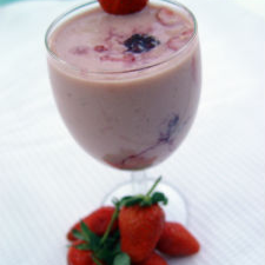 Smoothie de capsuni, pepene galben si lime