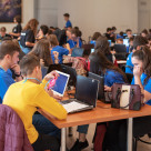 De ce familiaritatea copiilor cu tehnologia nu înseamnă și competențe digitale reale