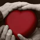 Milostenia nu este numai să dai din traistă. Milostenie este că accepţi pe un om să stea lângă tine, fără să îl alungi în gând