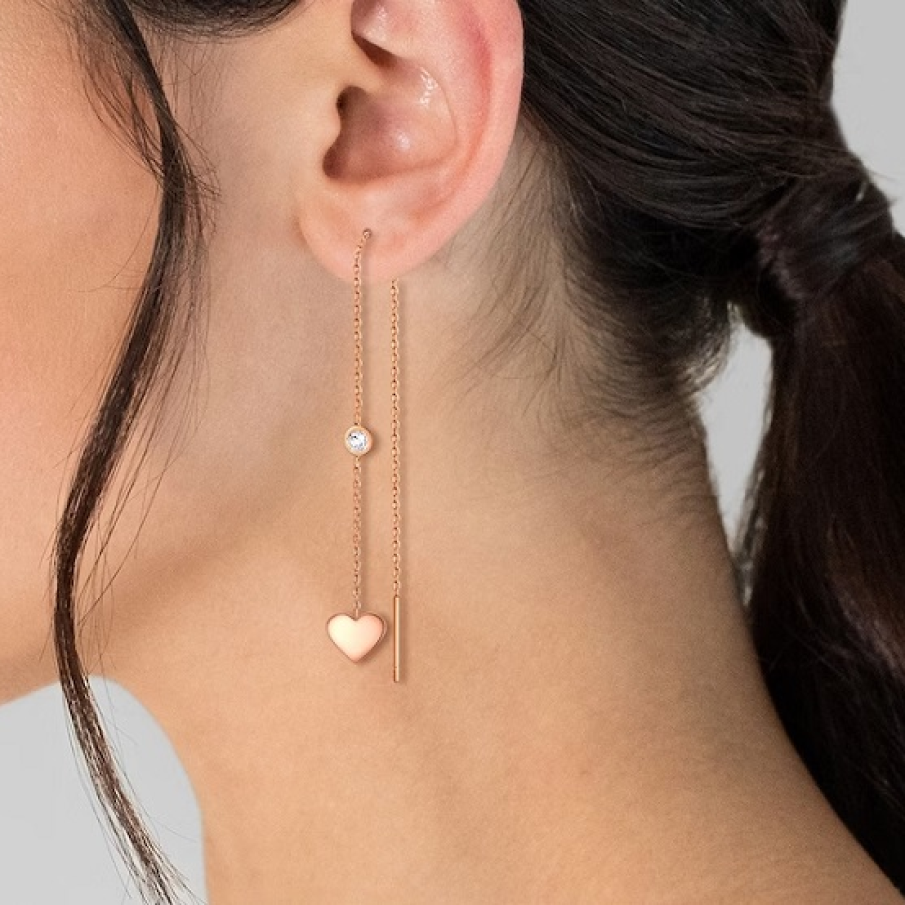 Cercei drop din inox, placați cu aur de 18,K de la Eastside. Au un aspect deosebit de auriu rose