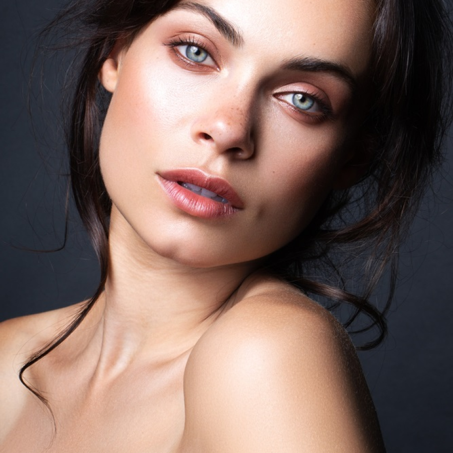 Machiaj bare nude pentru ochii albaștri 