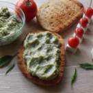 Guacamole cu ceapa si patrunjel verde