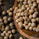 Piperul negru: 7 beneficii incontestabile pentru care merită să îl consumi