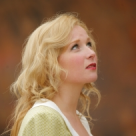 (P) Blestemul de a fi femeie