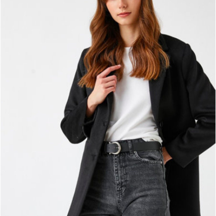 Haină din amestec de lână cu revere decupate