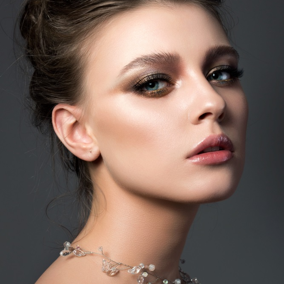 Machiaj smokey eyes modern 