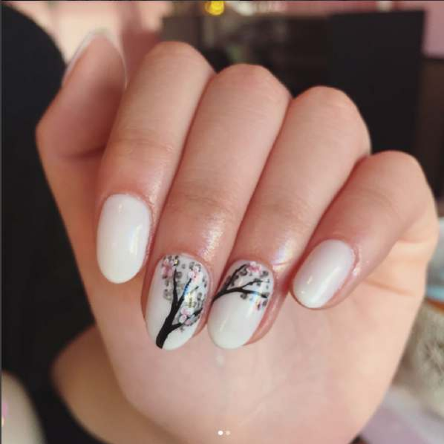 Eflorescente pe unghii 