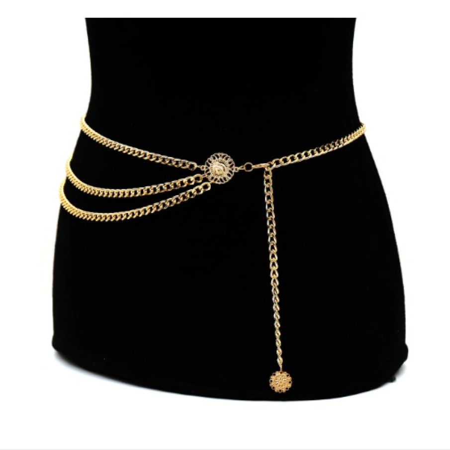 Curea metalică aurie, cu lanțuri suprapuse și lanț suspendat decorat cu un detaliu superb. 