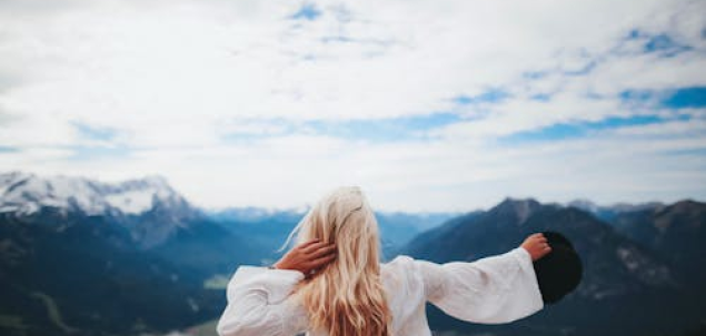 Cum te raportezi la ideea de afirmare pozitiva si autosugestie in viata ta de zi cu zi?