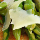 De pus in pachetul pentru birou: Bruschete cu sparanghel