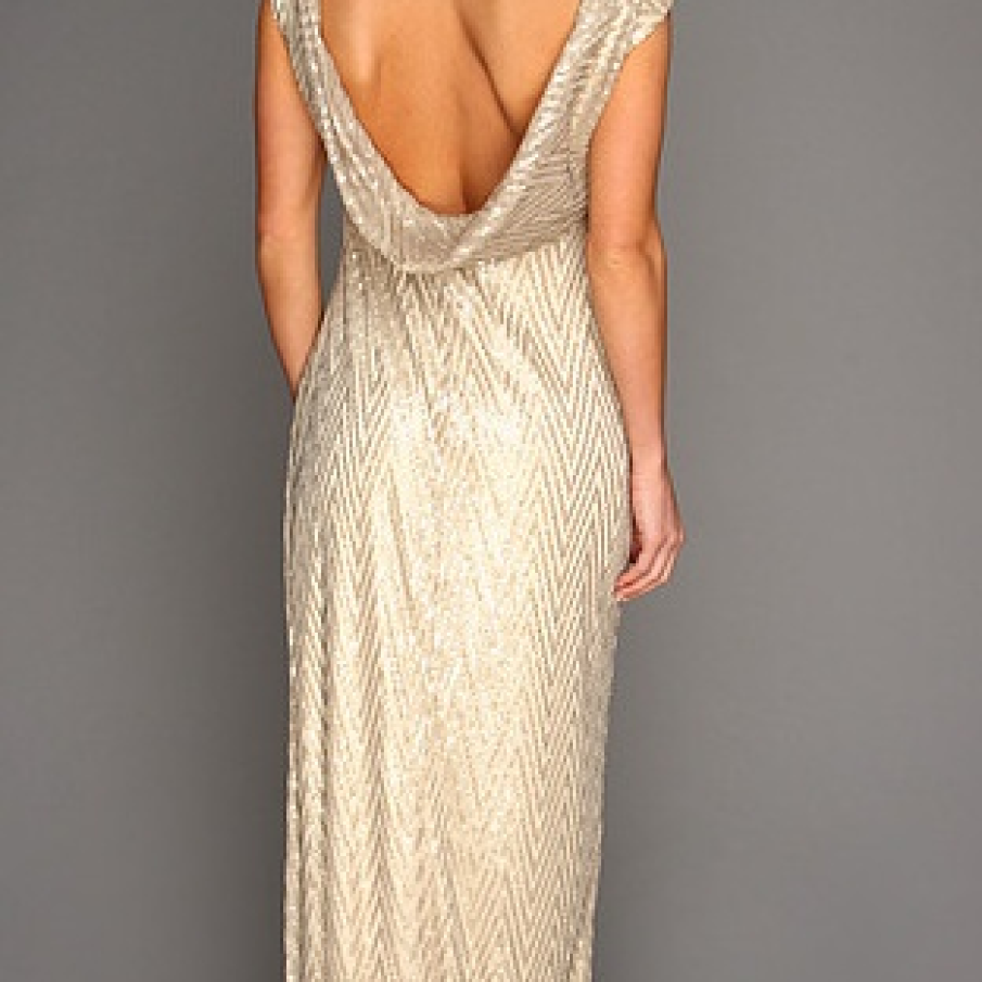 Rochie cu spatele cazut