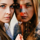 Șapte semne care îți arată că te lași condusă de ego