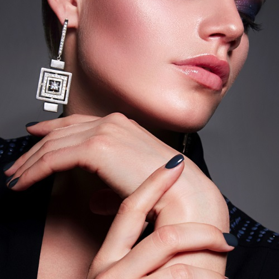 Machiaj albastru iridescent