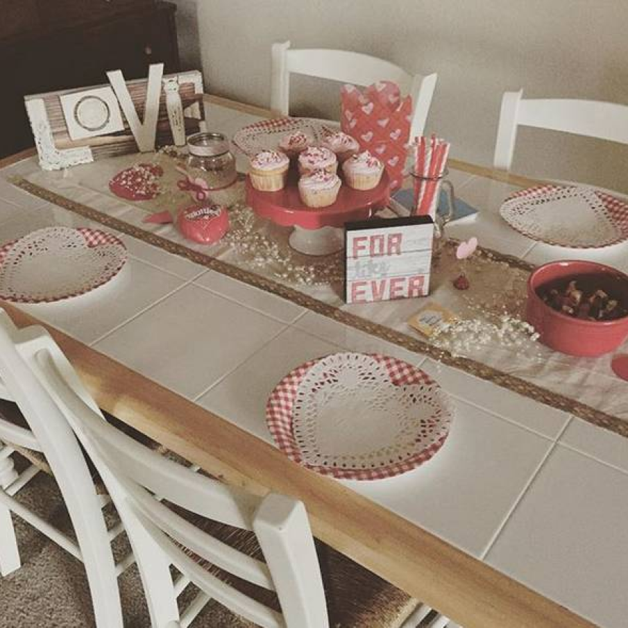 Mini candy bar chiar pe masa ta!