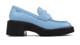 Pantofi loafer de piele cu toc masiv de la Camper, în nuanță de albastru glacial, cu talpă neagră 