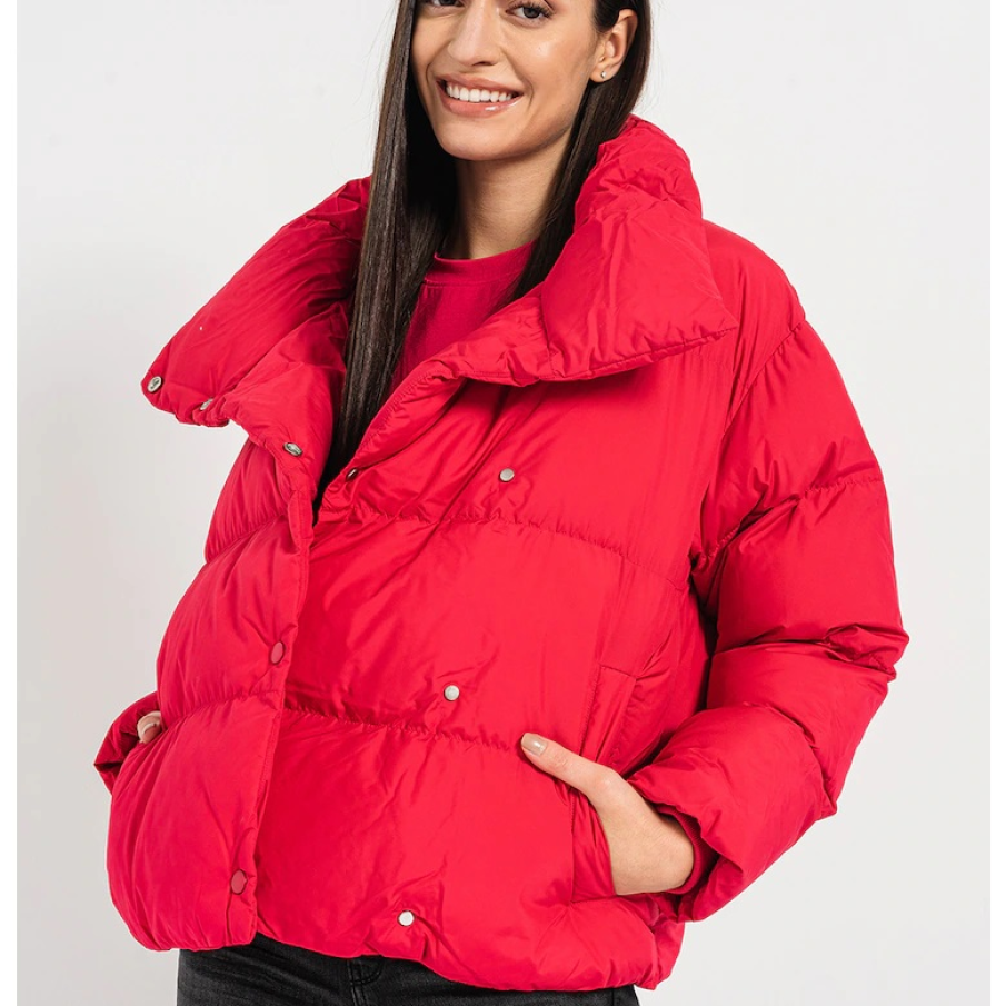 Geacă roșie scurtă, cu guler înalt și aspect supradimensionat de la Superdry 