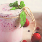 Shake cu fructe: 3 retete perfecte pentru zile toride de vara