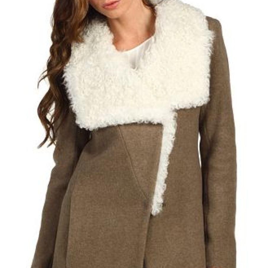 Paltonas cu guler de blana