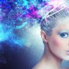 Numerologie: Femeia cu Cifra Destinului 9, guvernată de Neptun, visătoare, inteligentă și conducătoare