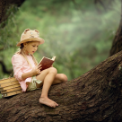 Cărțile din viața copiilor: patru titluri care le vor spori imaginația și le vor crește apetitul pentru lectură