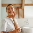 5 trucuri naturale pentru a-ți păstra tenul tânăr și sănătos