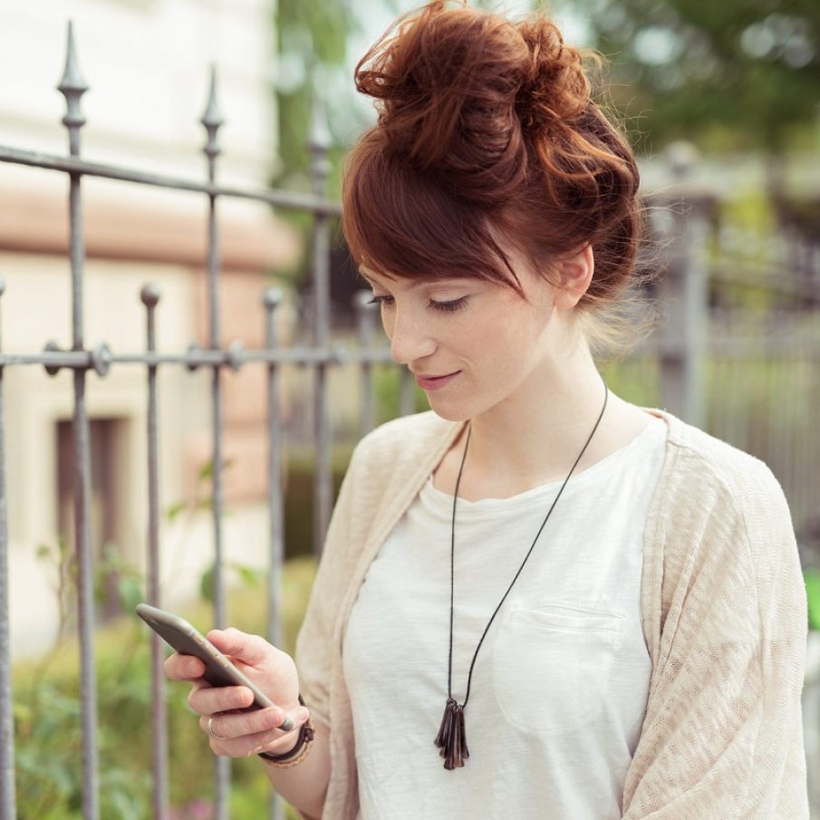 Șuvițe dezordonate și rebele așezate însă într-o ordine seducătoare