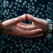 Dhyana Mudra (Mudra Meditației) – 15 minute pe zi pentru mai multă claritate mentală și echilibru interior