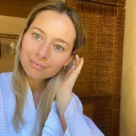 Laura Cosoi, prima imagine cu burtica de gravidă. Vedeta arată fabulos în costum de baie