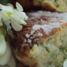 Desertul de duminica: Gogosele cu flori de salcam