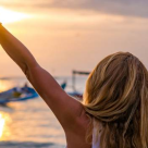 Vara la mare: 8 perechi de încălțăminte pentru plimbări pe plajă