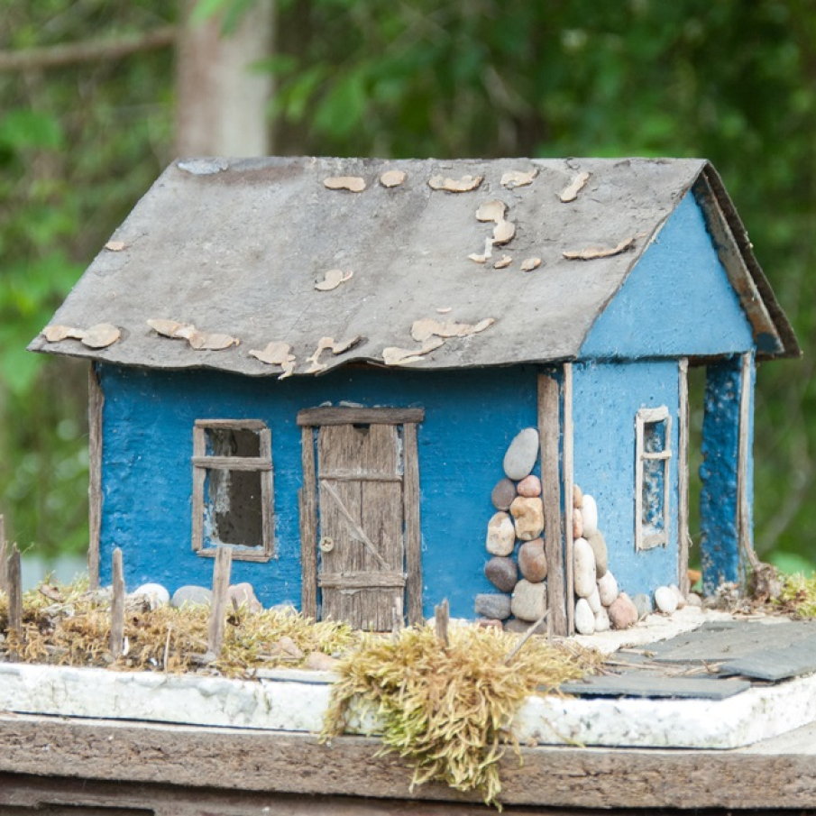 Căsuța fermecată! Această casă în miniatură este un proiect DIY care le va solicita atenția și creativitatea și celor mici, și celor mari