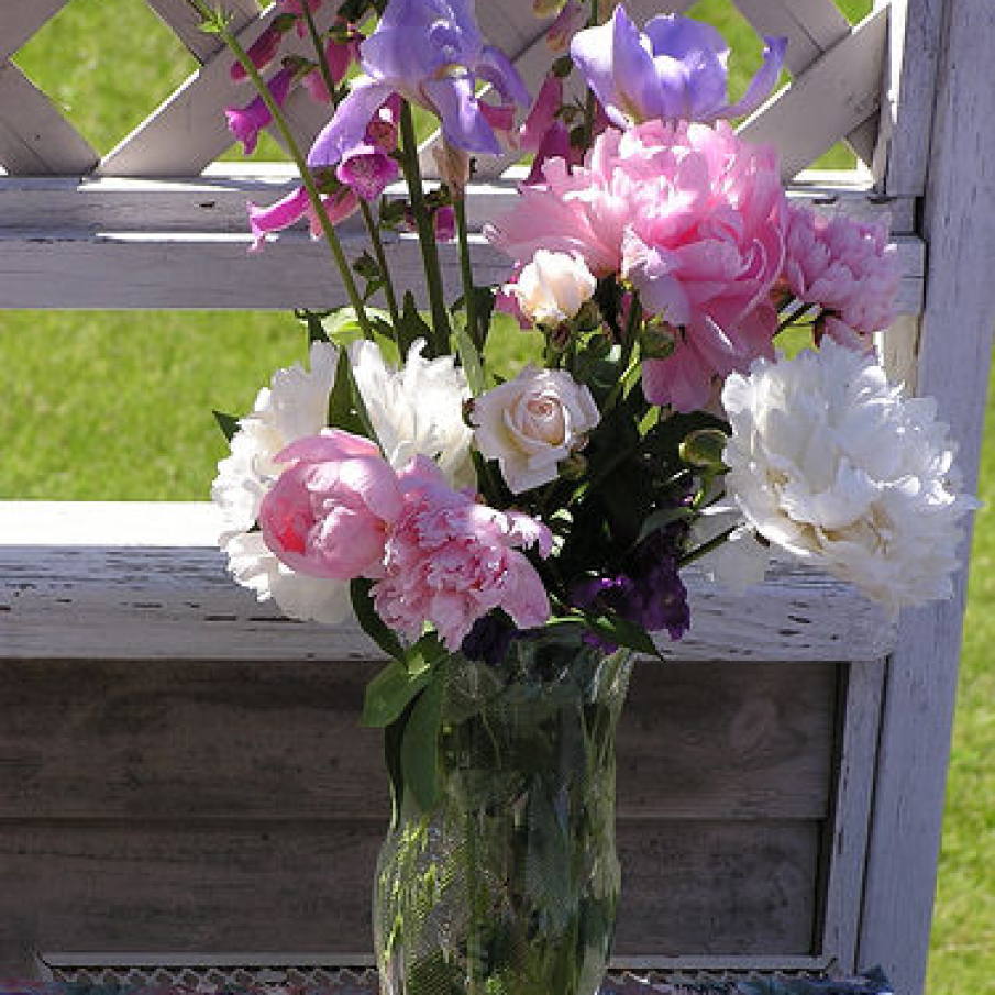 Vaza cu flori de vara