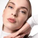 Greșeala de machiaj care te îmbătrânește peste noapte! Ce trebuie să eviți pentru un ten proaspăt și luminos