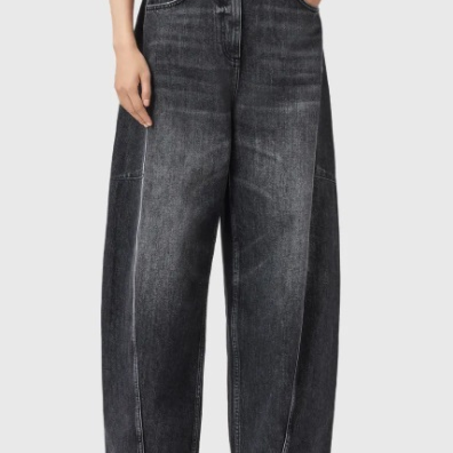 10 modele de jeansi barrel în trend în toamna2025 