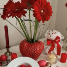 Roșul, firul nevăzut care leagă cele mai importante sărbători la români