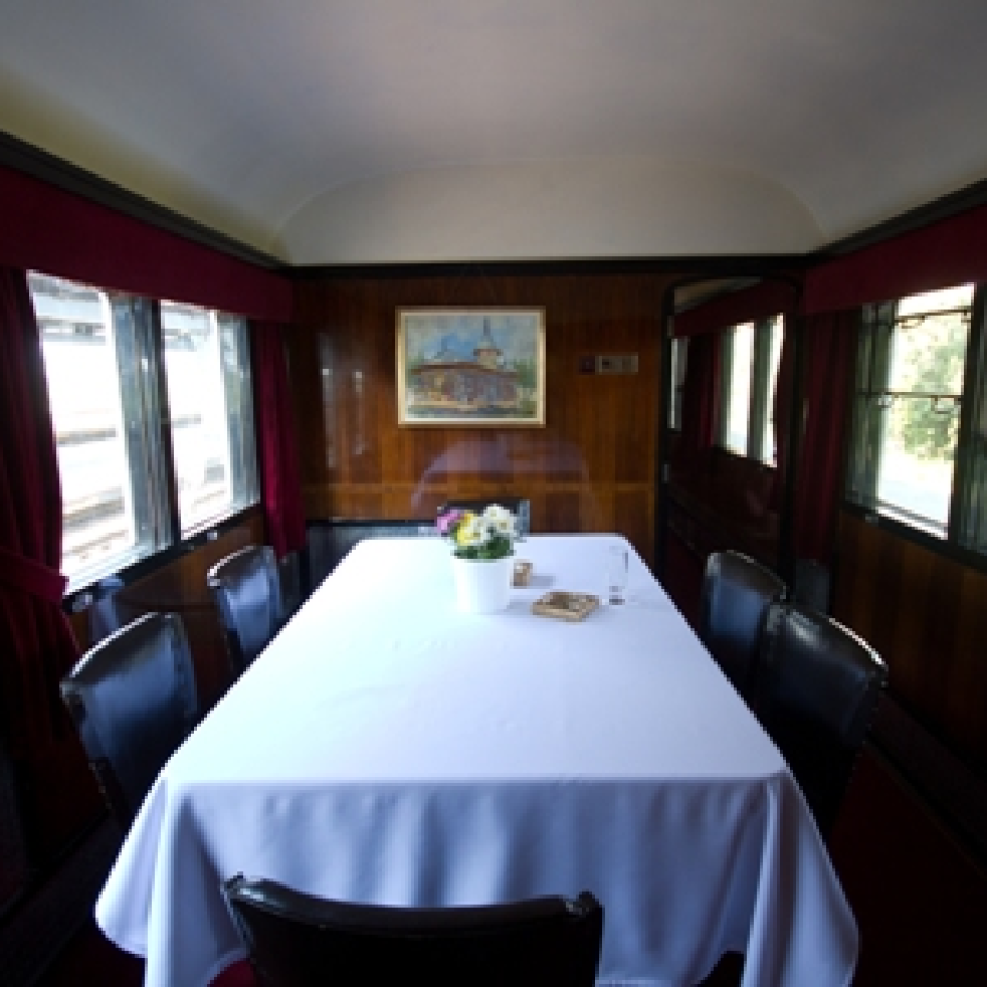 Trenul regal in interior