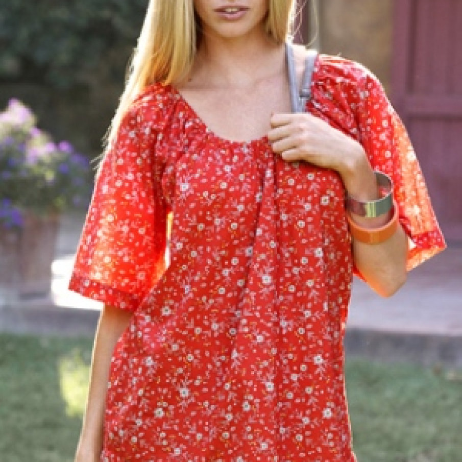 Bluza supeeerba, imprimeu floral pe fond rosu