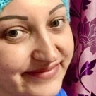 Iubirea pentru viață, cea mai puternică armă în fața morții. Anca Șerban tricotează în culori vesele între două ședințe de chimioterapie