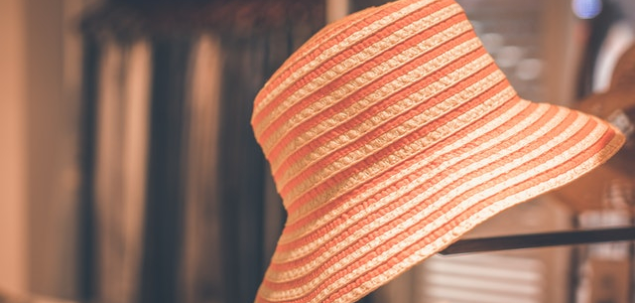 Inaintea cui trebuie sa ne scoatem palaria?