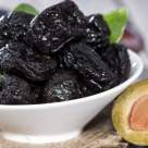 PRUNELE USCATE - Alimentul EXTRAORDINAR  pe care toate femeile aflate in Postmenopauza ar trebui sa il consume