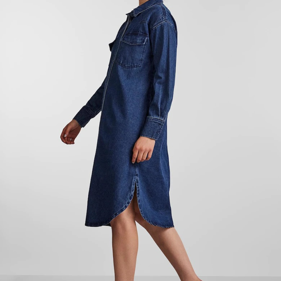 Rochie-cămașă lejeră Pieces, din denim, în nuanță de albastru marin închis 