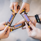SNICKERS încurajează iubirea de sine de Ziua Îndrăgostiților