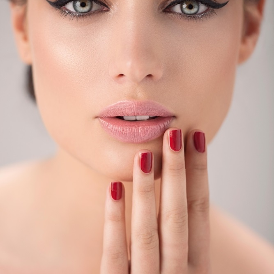 Machiaj tip cat-eye pentru ochii verzi 