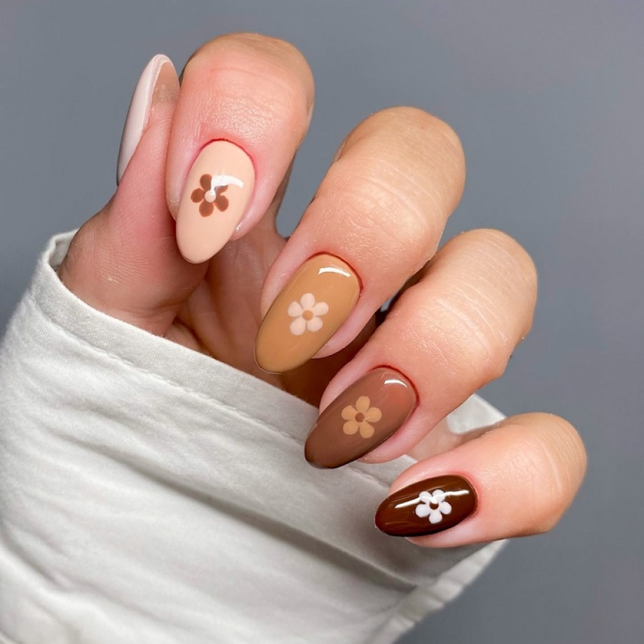 Modele de unghii trendy pentru primăvară și Paște 